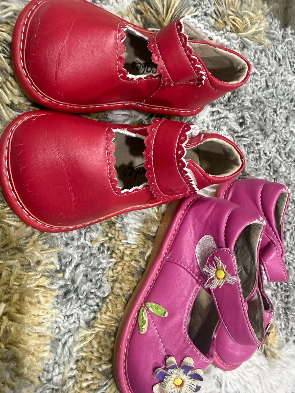 LanieCakes Mary Jane’s little Kid Sz 8 Mary Jane Shoes in Pink and Red - Picture 2 of 6